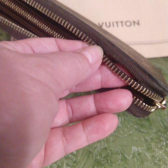 Louis Vuitton Zippy Monogram Wallet - Picture 13 of 16